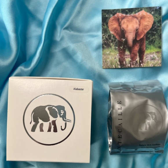 ✨ Chantecaille Future Skin Cushion Foundation Refill – Alabaster – NEW ✨ - Picture 3 of 7